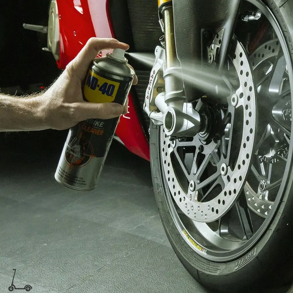 Cleaning tire with WD-40